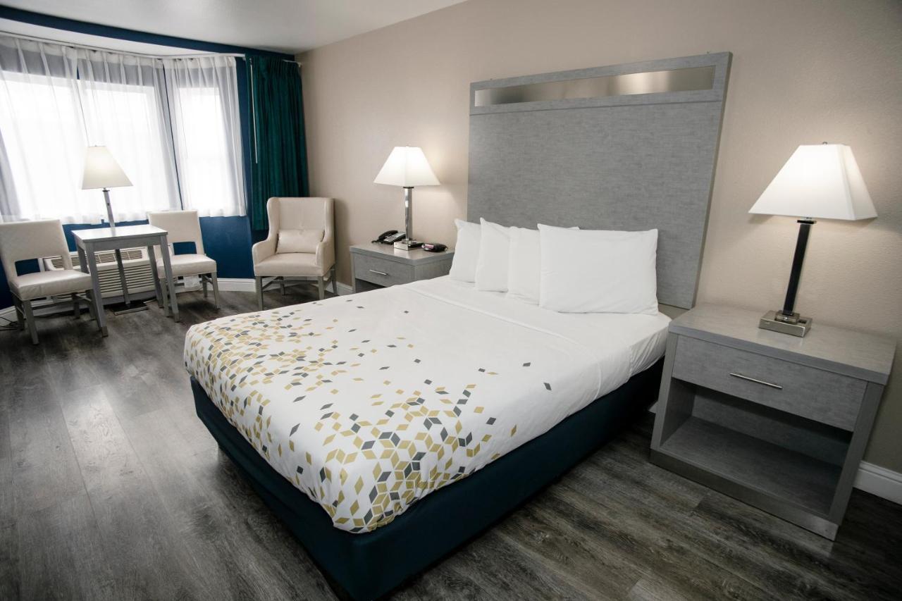 Anchor Beach Inn Кресент-Сити Экстерьер фото