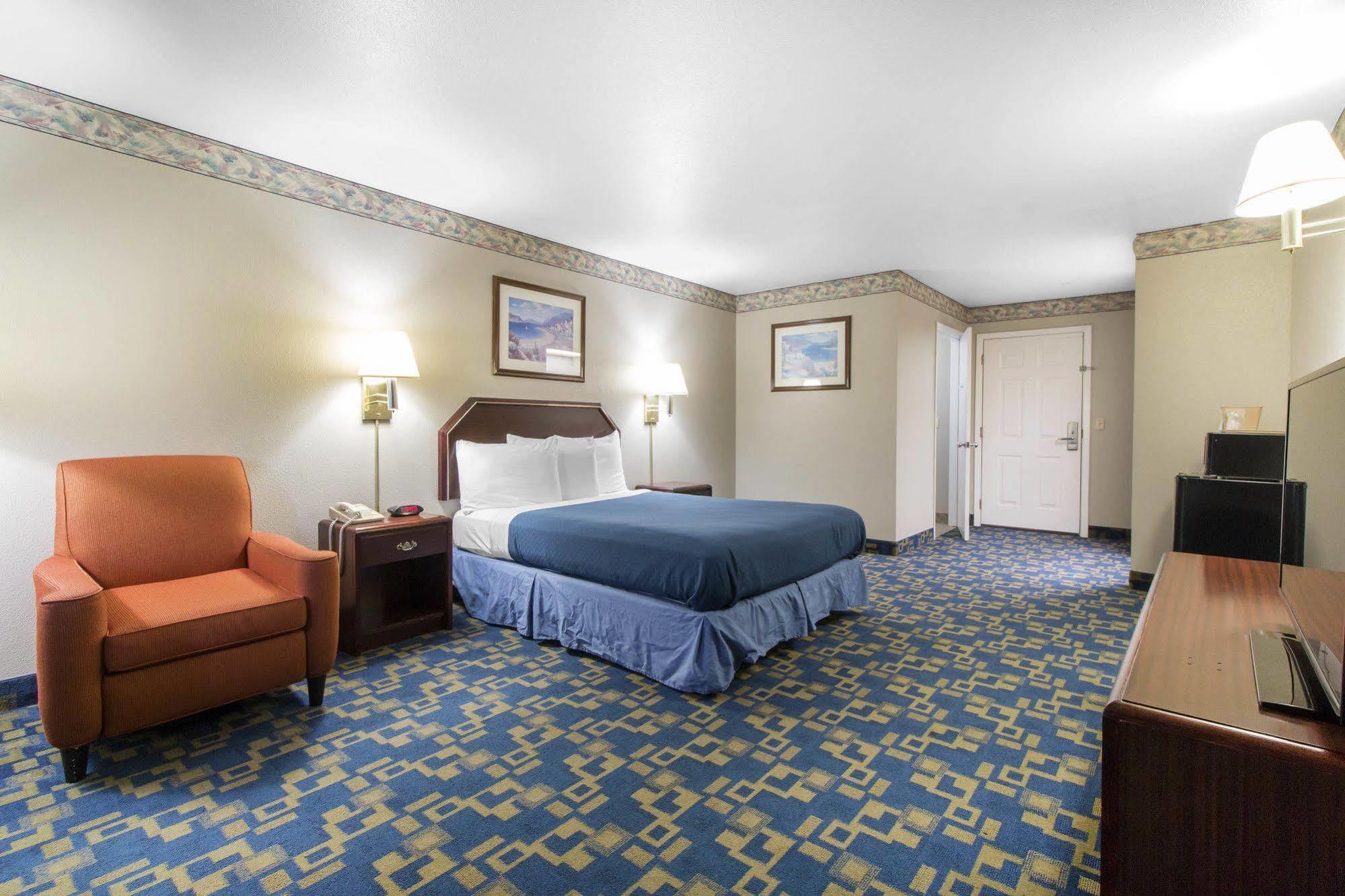 Anchor Beach Inn Кресент-Сити Экстерьер фото
